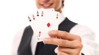 Evolution社の『パワーブラックジャック』の特徴は？サイドベットの仕方も紹介