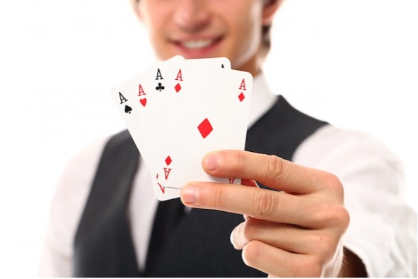 Evolution社の『パワーブラックジャック』の特徴は？サイドベットの仕方も紹介